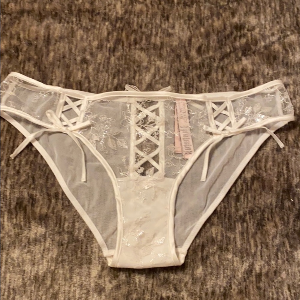 🌟VS‎ Dream Angels Cheekini Mesh Flower Panty🌟